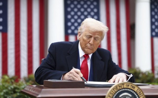 Дональд Трамп підписав закон Ліндсі Грема про “пекельні санкції”