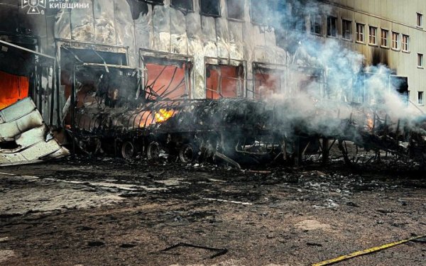Внаслідок обстрілу на Київщині загинула людина, є постраждалі