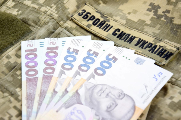 В проєкт бюджету на 2027 рік знову заклали зарплати військовим на рівні 20000 грн, - нардеп
