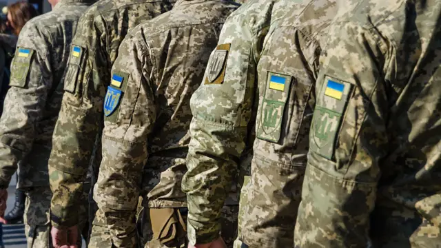 Військовий стан продовжено до: остання редакція
