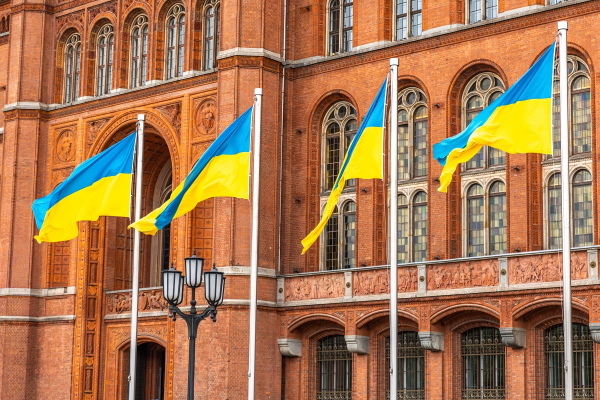 Финансовые компании изменили правила работы: НБУ отозвал одну лицензию и сократил другую