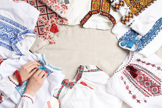Як зробити фото у вишиванці: реальна студія і ШІ-сервіси