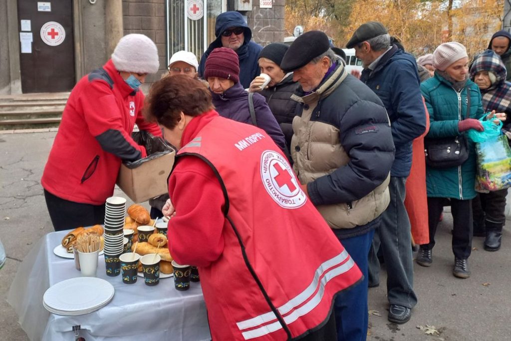 Гаряче харчування в Запоріжжі з 2 листопада: 4 адреси, графік видачі і де переночувати людям без житла Пункт гарячого харчування у Запоріжжі