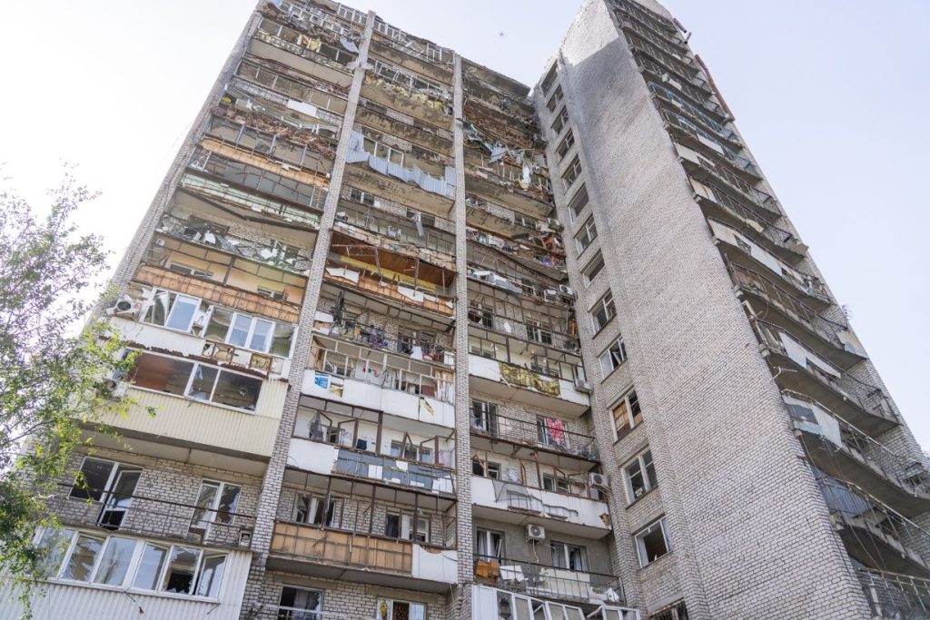 Історична, 90 і Військбуд, 83 у Запоріжжі не відновлюватимуть: як мешканцям отримати житловий сертифікат Пошкоджений житловий будинок у Запоріжжі, архівне фото