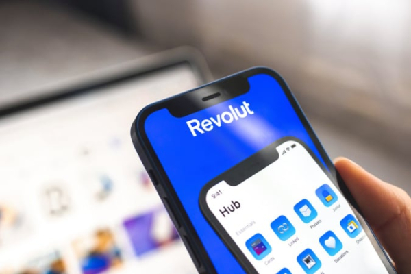 Revolut запустит собственную криптобиржу для продвинутых трейдеров
Revolut запустит собственную криптобиржу для продвинутых трейдеров