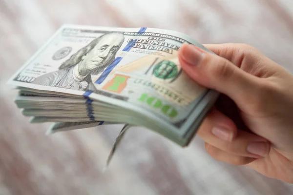 Официальный курс НБУ: Доллар подешевел на одну копейку
Официальный курс НБУ: Доллар подешевел на одну копейку
