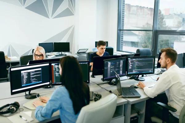 Как изменилась заработная плата украинских IT-специалистов с начала вторжения россии — исследование DOU
Как изменилась заработная плата украинских IT-специалистов с начала вторжения россии — исследование DOU