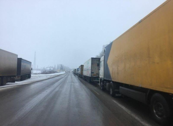 У Румунії фермери заблокували рух вантажівок через пункт пропуску "Сірет": що сталося У Румунії фермери заблокували рух вантажівок через пункт пропуску "Сірет": що сталося